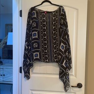 Vince Camuto caftan top